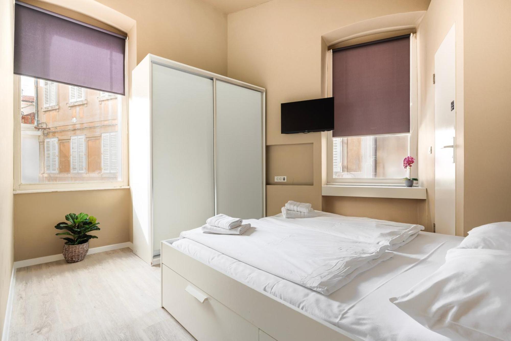 Design Hostel One Σπλιτ Εξωτερικό φωτογραφία